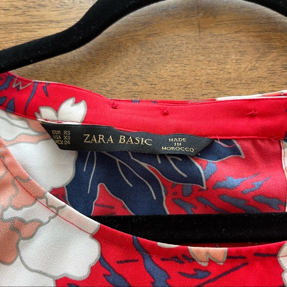 ZARA BASIC Women’s Blouse. Kimono Sleeve/Split Back. Size XS. Red Floral. - Picture 5 of 8